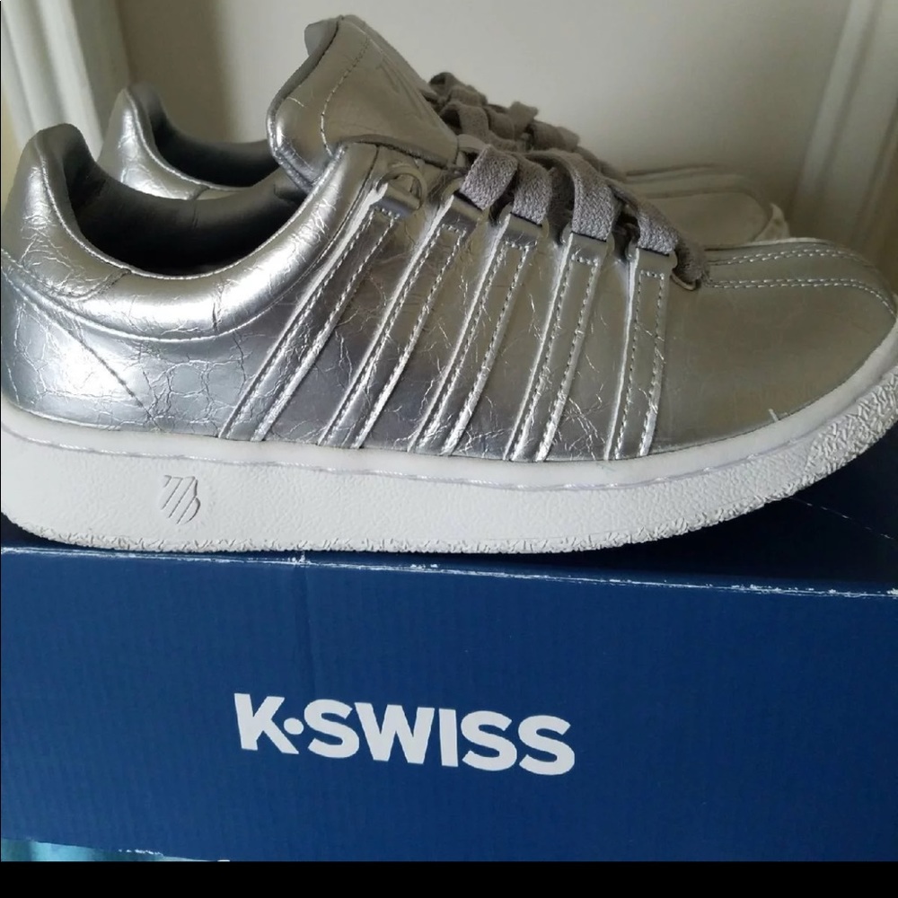 Silver K Swiss Tennis Shoes
